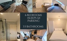 Large 6 Bed House - 6 Bedrooms - Parking Wifi 6 Smart Tvs 3 Shower Rooms 4 Wcs
